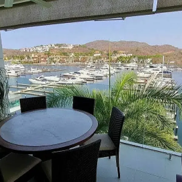 Departamento 3 recámaras con terraza y vista a la marina, en Ixtapa, Zihuatanejo