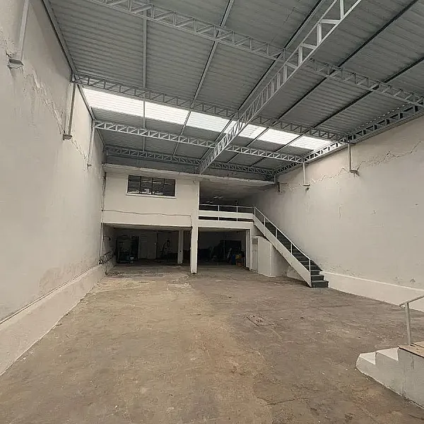 Renta de Bodega Comercial en Rio Churubusco, Granjas Mexico, Iztacalco ZP604