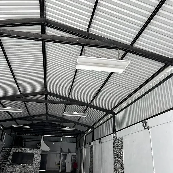 Se Vende Salón de Fiestas , en