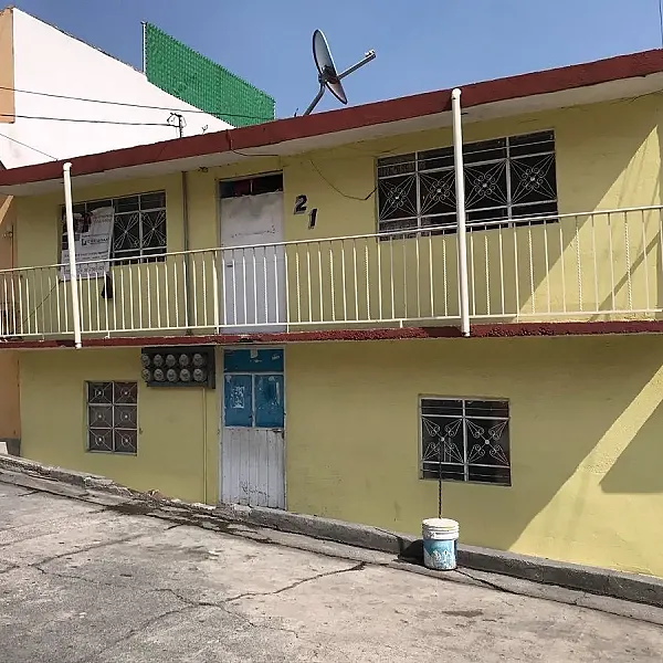 Se vende propiedad en Naucalpan (renta de cuartos / vecindad )