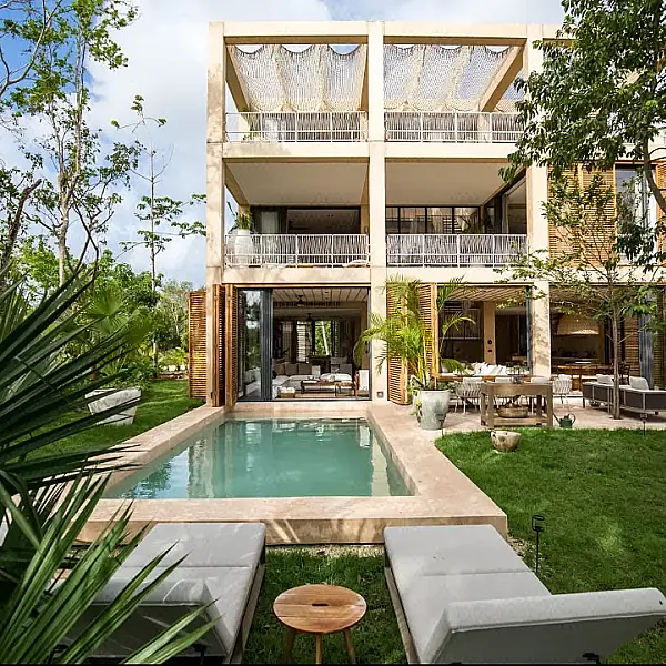 Venta de Villa con Campo de Golf en Playa del Carmen, Quintana Roo.
