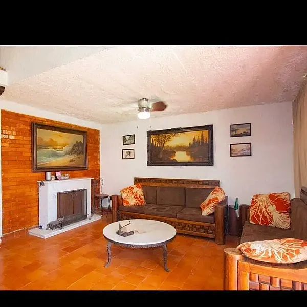 Casa en venta  Lomas de Cuernavaca 3 recámaras , alberca común