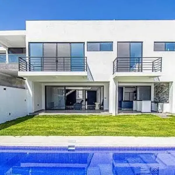 Hermosa Residencia en venta  Burgos Bugambilias