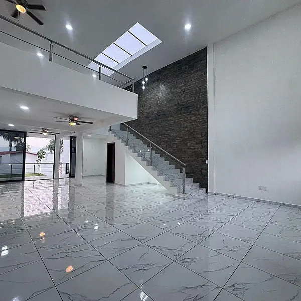 Casa en venta  con alberca en Burgos, Cuernavaca, Morelos.