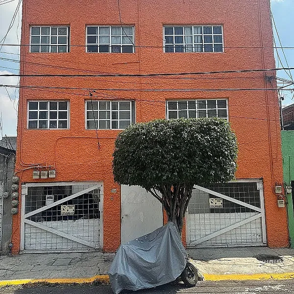 INVERSIONISTAS VENDO EXCELENTE  EDIFICIO CON 5 DEPTOS
