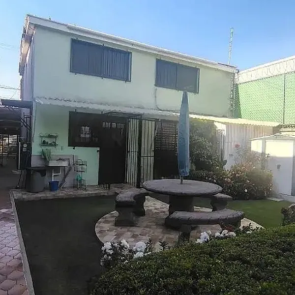 Casa en Renta en Satélite, Zona Azúl con Uso de Suelo Comercial. EA39