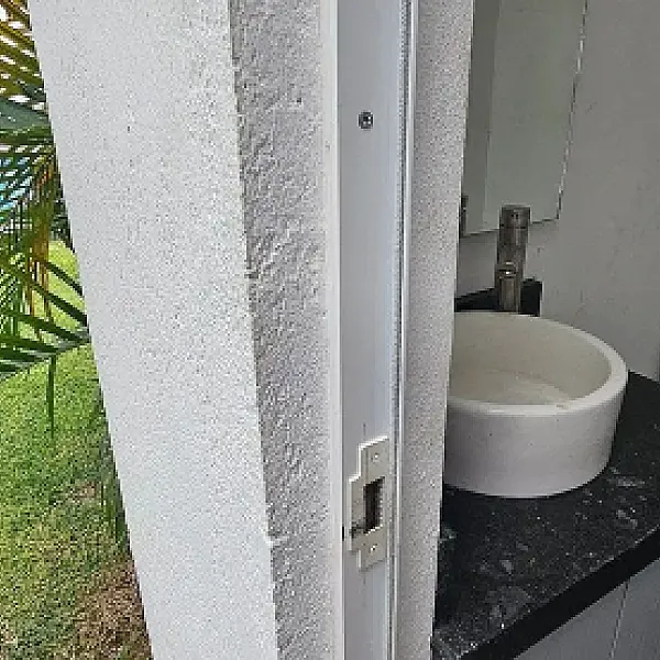 Casa en venta de un solo nivel, con jardín y alberca, en el Fracc. Brisas, Mor.