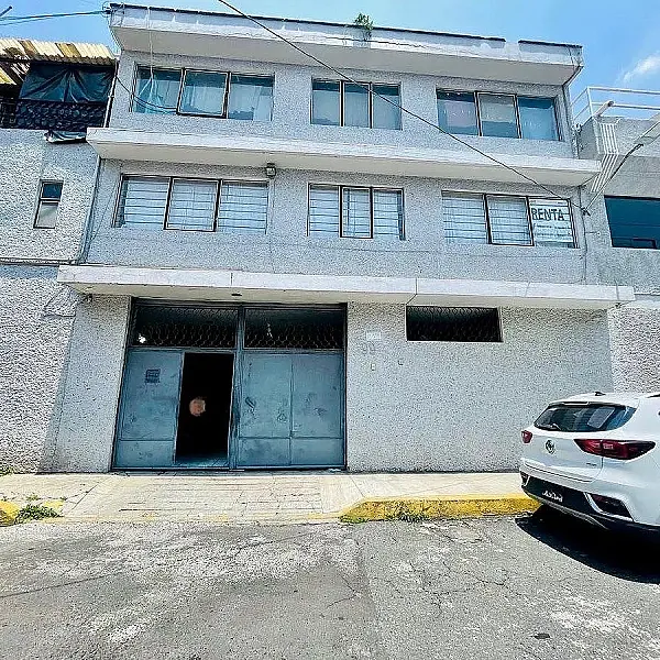Bodega en Renta Primer Piso de 577 m² en Cerro de La Estrella Iztapalapa LE915