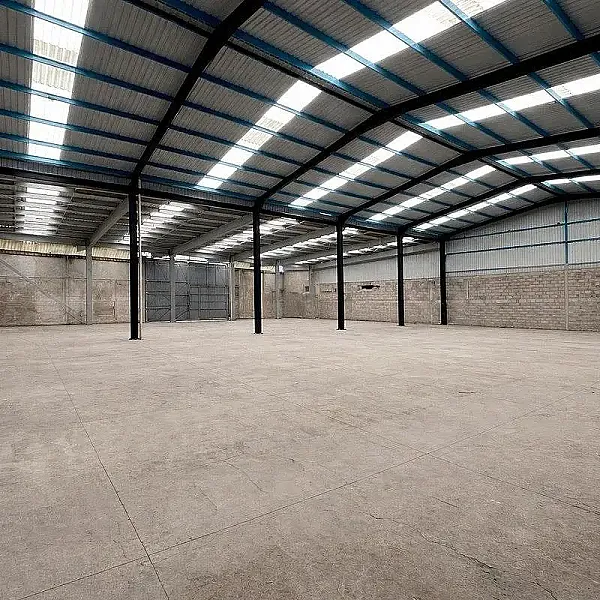 Renta de Bodega Comercial en Ampliacion El Triunfo Iztapalapa ZE285