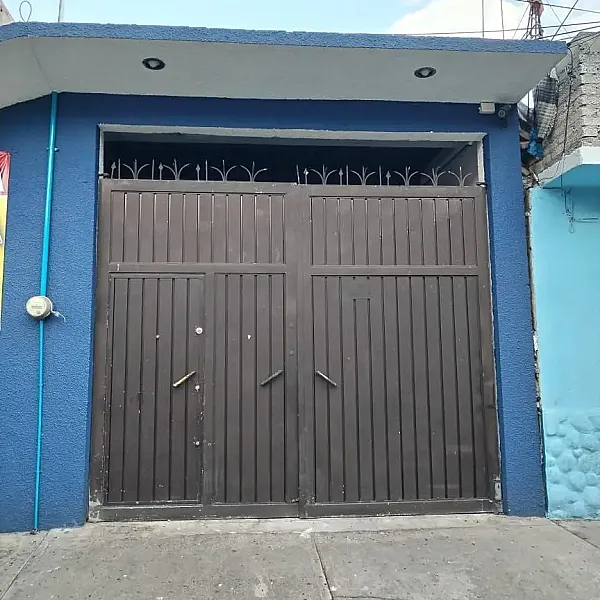 Renta de Oficinas con Bodega en Pensador Mexicano LE477