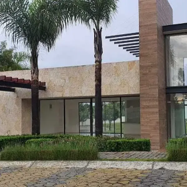 Lote en venta en cluster Capri, Lomas de Angelópolis, San Andrés Cholula, Puebla