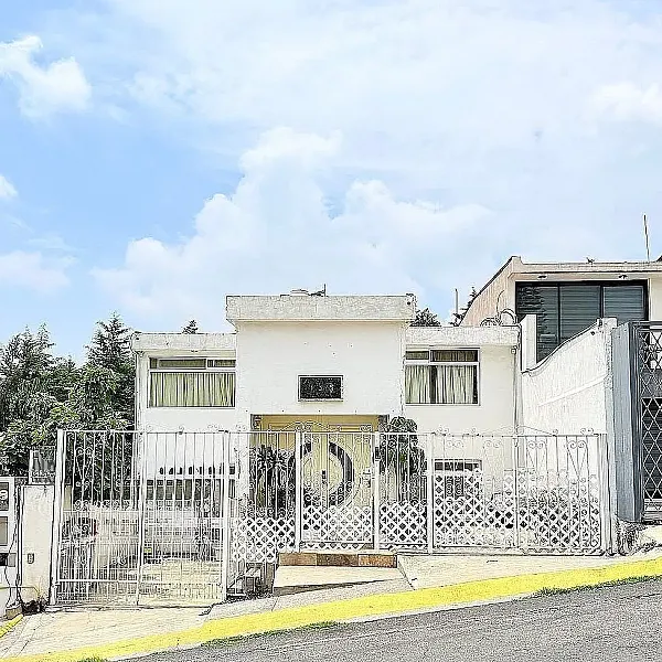 CASA EN VENTA EN LOMAS VERDES 4TA SECCIÓN | TERRAZA, JARDÍN, PARQUE PRIVADO